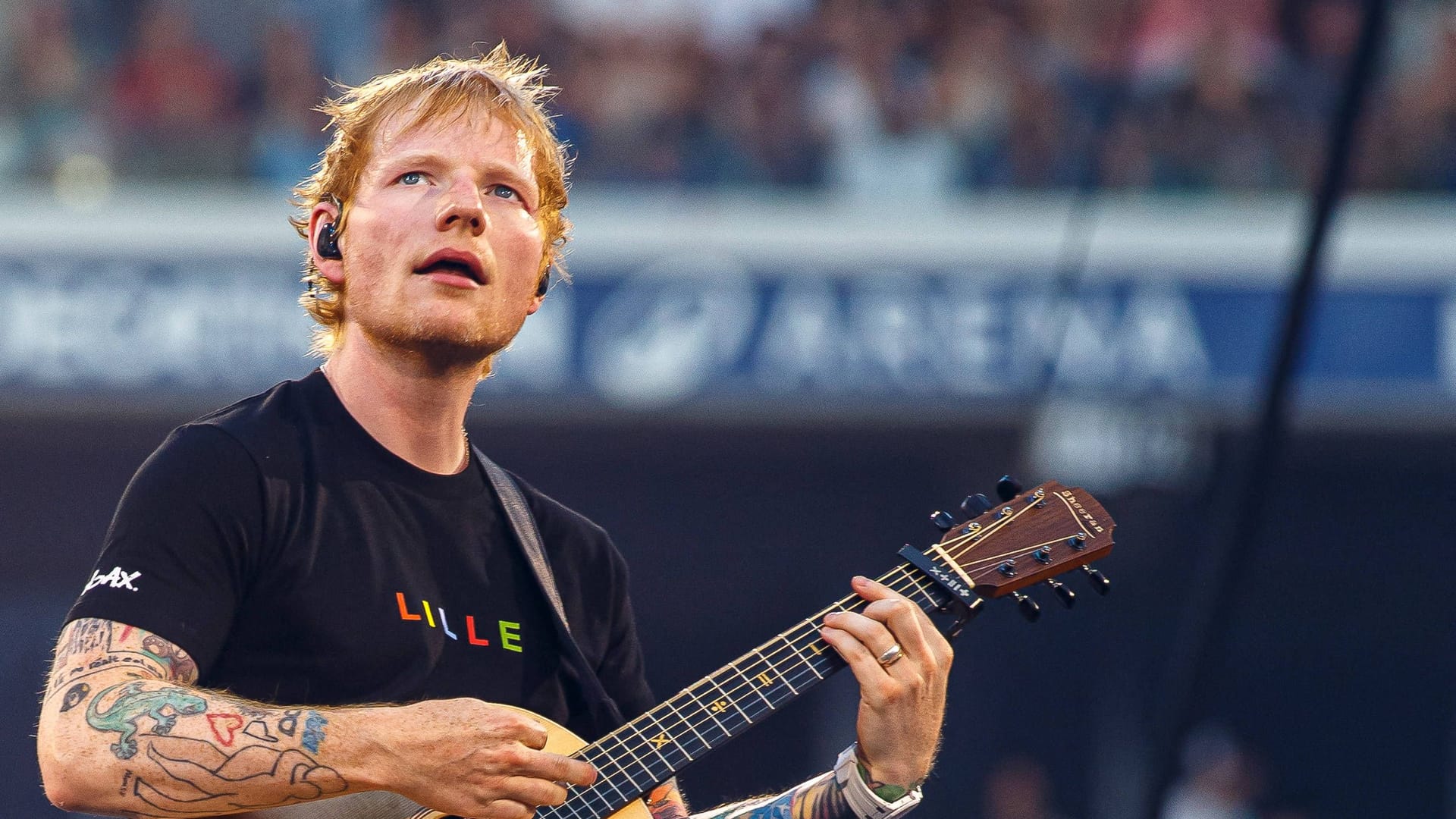 Ed Sheeran bei einem Konzert (Symbolfoto): Nach den Konzerten in Hamburg äußern sich Fans kritisch.