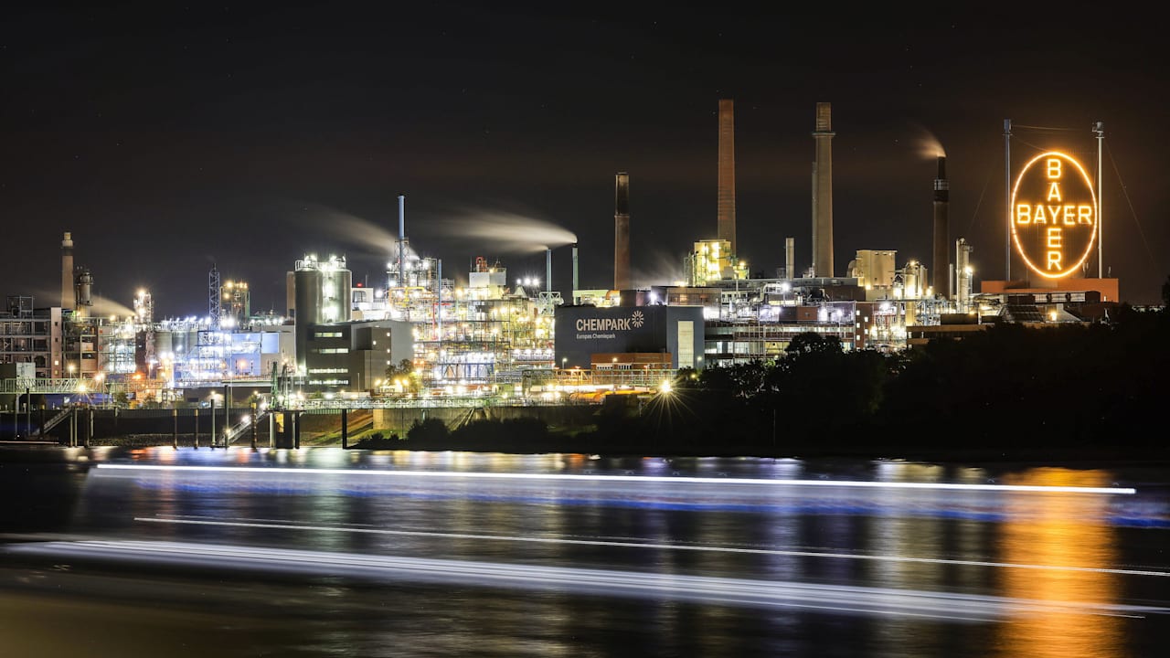 Vergiftetes Wasser: Chempark Leverkusen leitet Pestizid in den Rhein | Regional