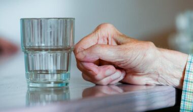 Prost, Prost, Prost! Wie Pflegekräfte Senioren in Augsburg durch die Hitze begleiten