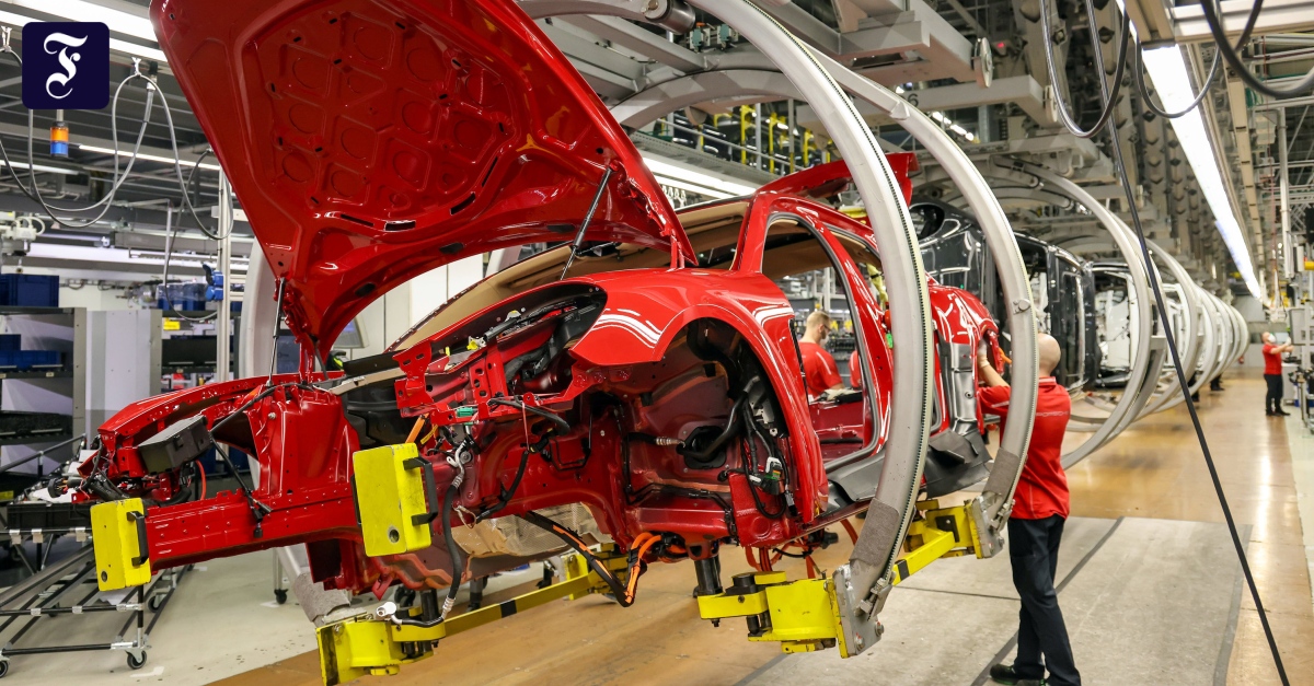 Mercedes, Porsche & Co.: Katerstimmung im Autoland