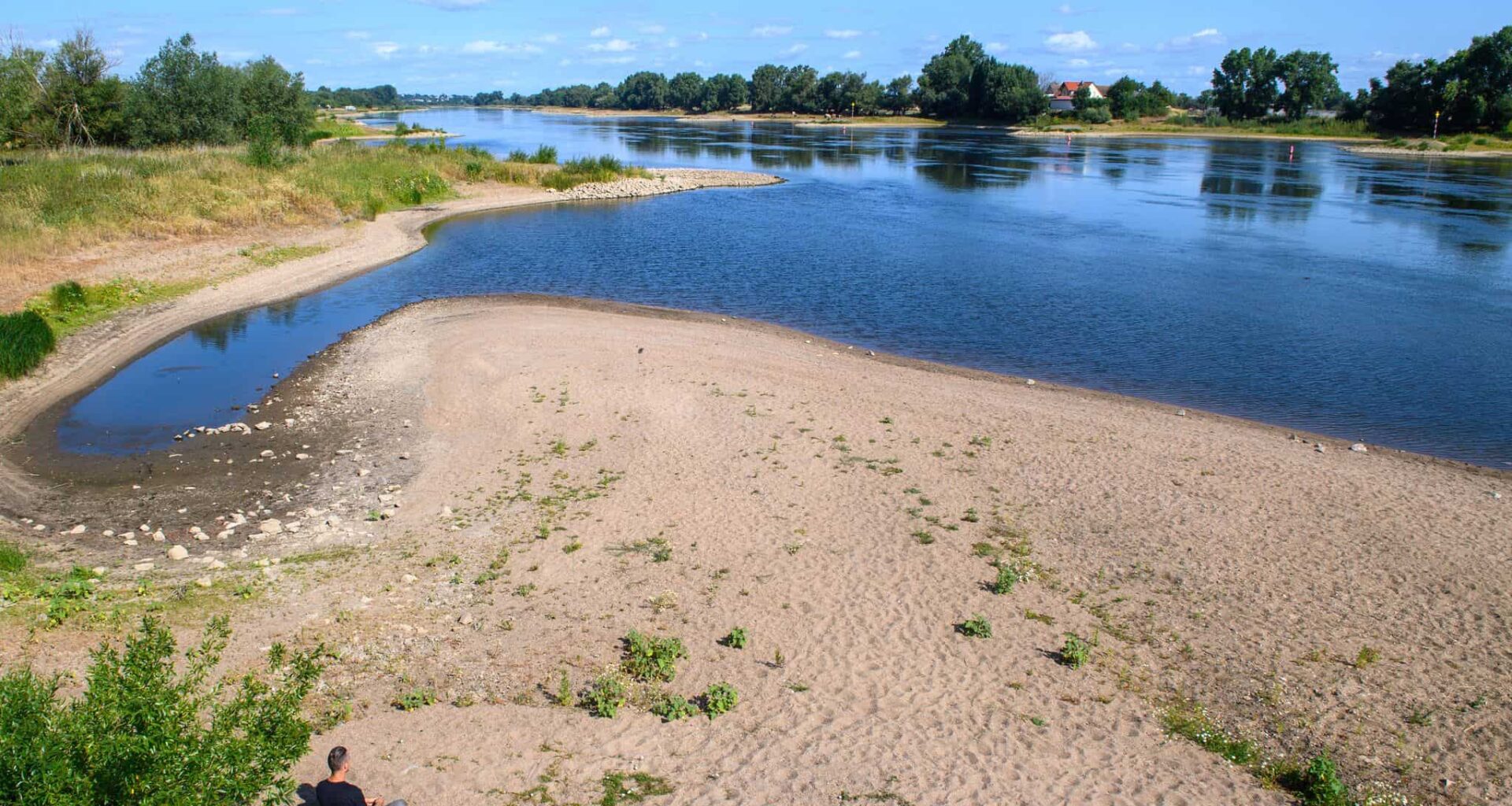Elbepegel sinkt weiter - kaum Schiffe unterwegs