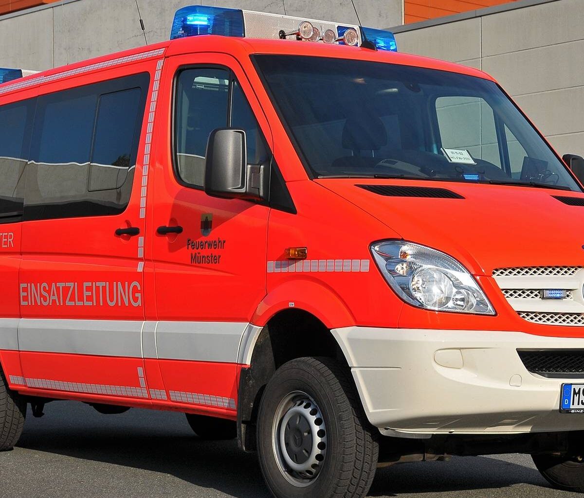 Motoryacht am Hafen explodiert - Antenne Münster