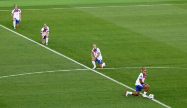 Nach Rassismus gegen Spielerin: Englands Team verzichtet auf Geste