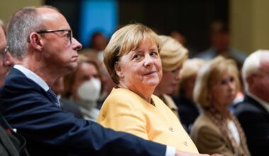 Merz will Merkel erst zum 100. öffentlich gratulieren