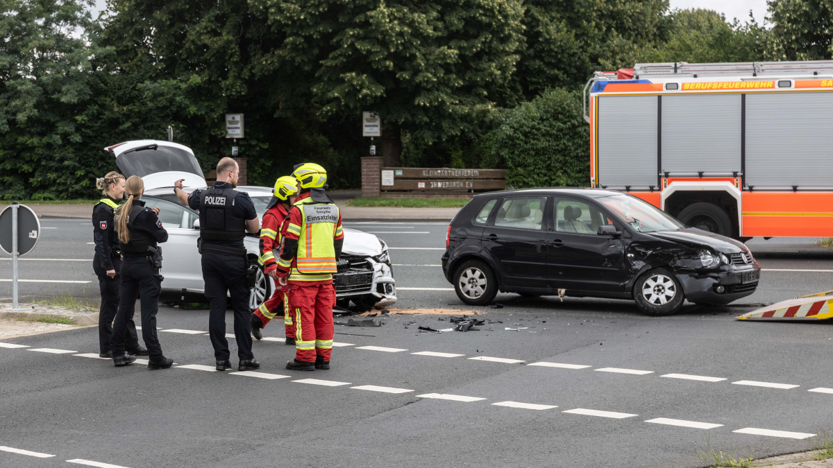 Unfall in Salzgitter: Vier Verletzte bei Kreuzungskollision