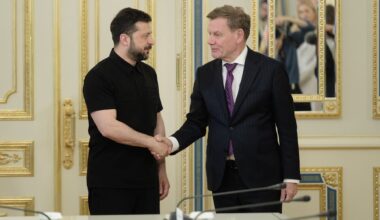 Außenminister Johann Wadephul schenkt Ukraine Brummis statt Raketen | Politik