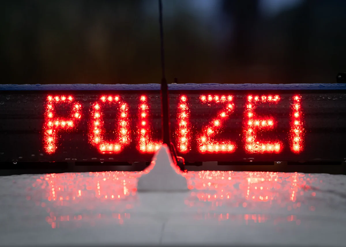 Verkehr - Sperrung der A9 in Richtung Leipzig nach Unfall - Panorama