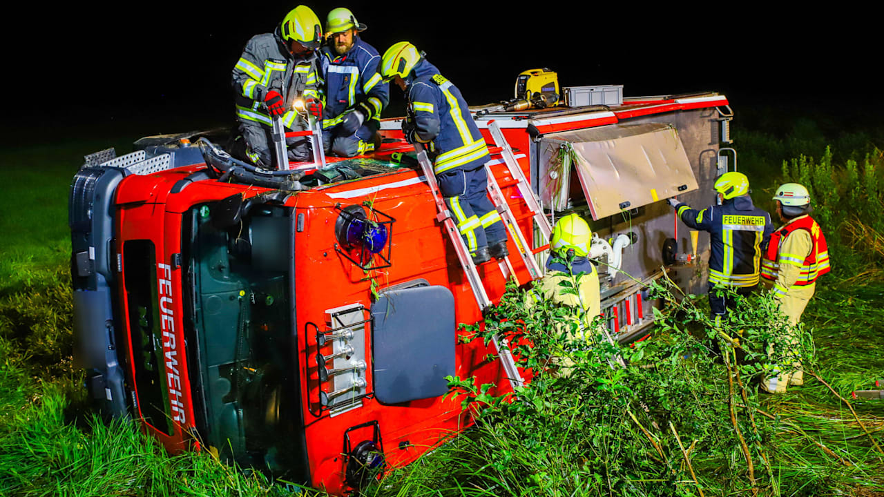 Unfall: Feuerwehr verunglückt nach Einsatz - sechs Verletzte Kameraden | Regional