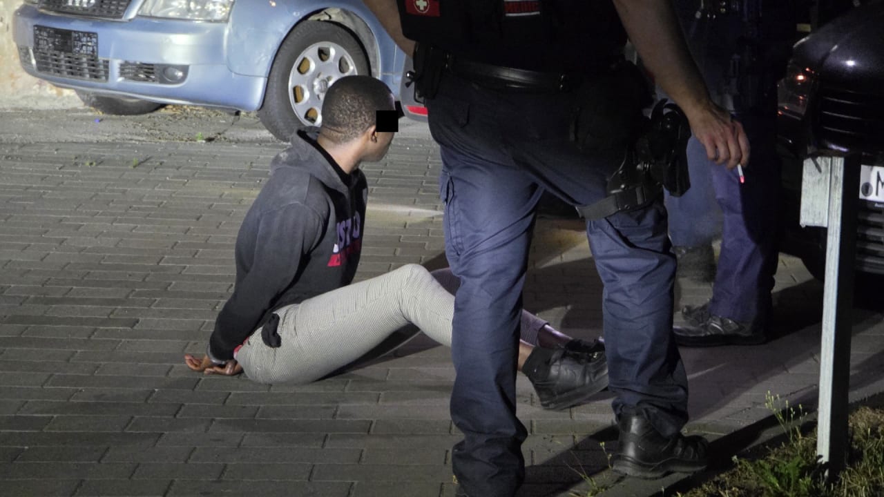 Ein Verletzter: Festnahme nach Messer-Attacke in Berlin | Regional