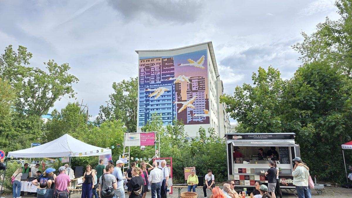mit einer Blockparty wurde ein neues Wandbild in Halle-Neustadt eingeweiht – Du bist Halle