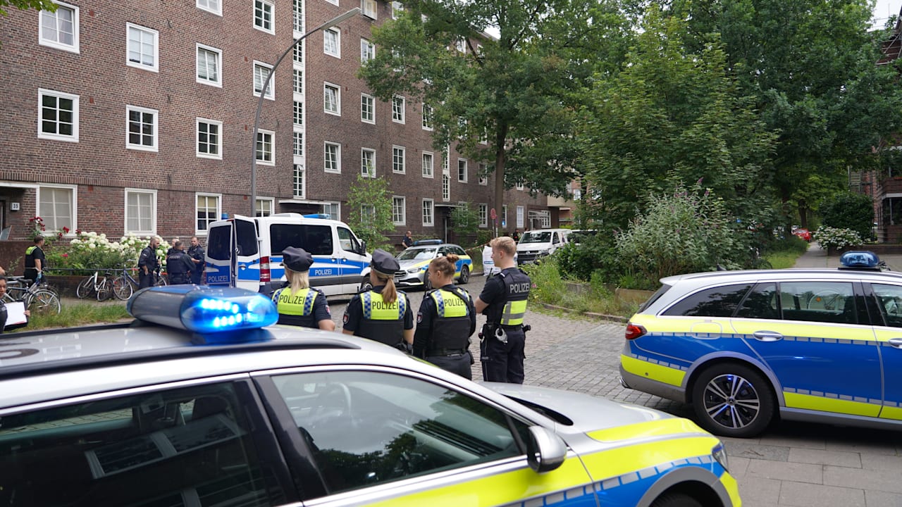 Polizei-Großeinsatz in Hamburg: Frau und Mann sterben bei Bluttat | Regional