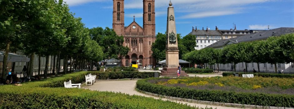 Mann bei Streit am Luisenplatz in Wiesbaden schwer verletzt