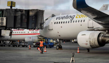 Antisemitismus-Vorwurf: Jüdische Jugendgruppe aus Flieger geworfen – Vergangenheit des Piloten im Fokus