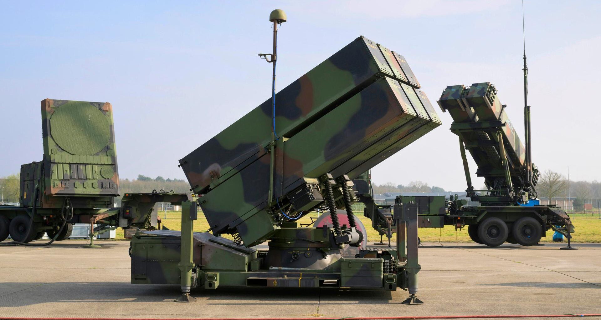 Amerikanische Flugabwehrsysteme der Typen Patriot und Nasams bei einer Nato-Übung