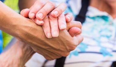 Demenzforschung in Essen: Neue Studie setzt auf Yoga, Fasten und Naturheilkunde