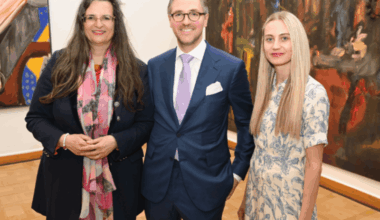 Fotos der Ausstellungseröffnung - "Mensch Berlin" bringt Kunst der Wendezeit nach Wien » Leadersnet