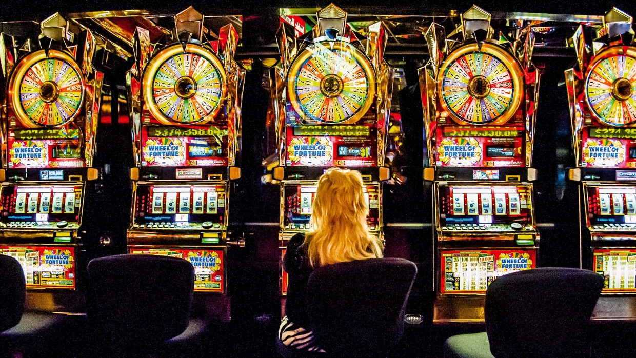 Gewinne, Gewinne, Gewinne: Eine Spielerin hofft auf ihr Glück.