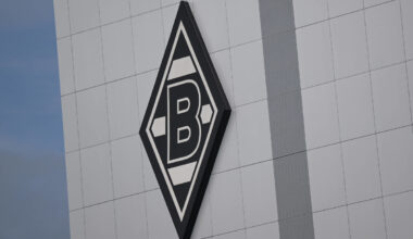 Borussia Mönchengladbach präsentiert Trikot-Hammer - Fans in Eile