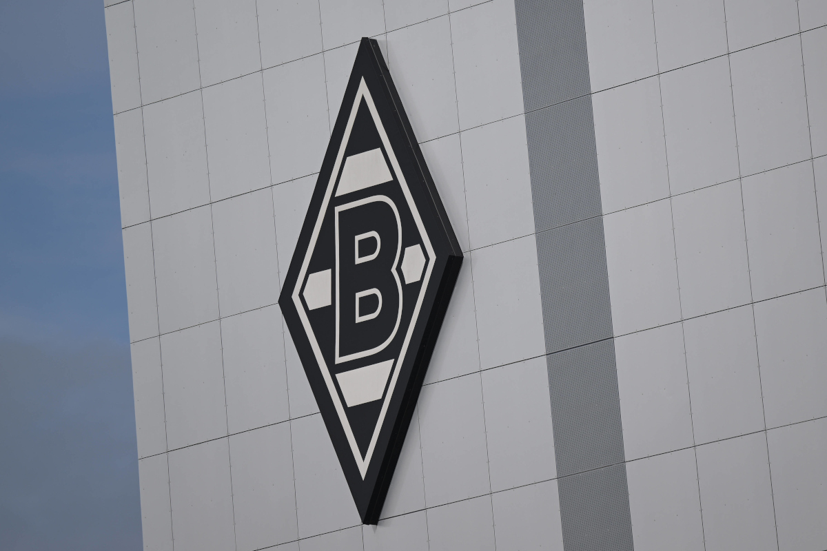 Borussia Mönchengladbach präsentiert Trikot-Hammer - Fans in Eile