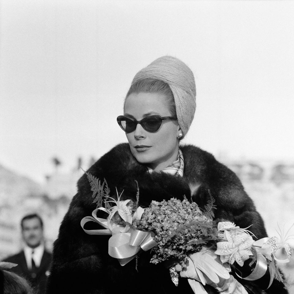 Grace Kelly (†52)