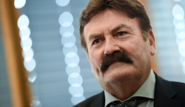 Regierungspräsidium klagt gegen Ex-Landrat von Waldeck-Frankenberg | hessenschau.de