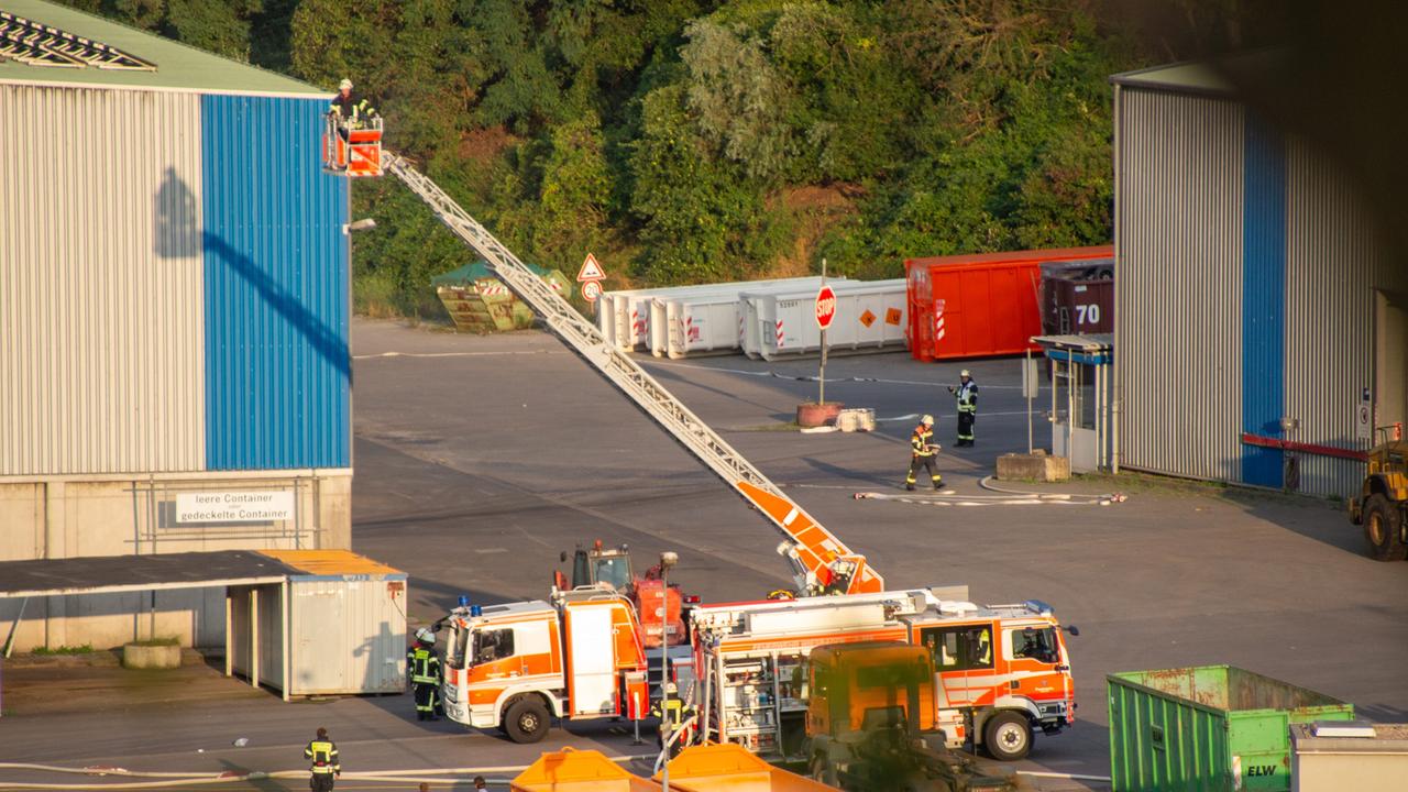 Hessen: Hessen am Morgen: Brand auf Mülldeponie in Wiesbaden