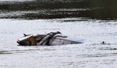 Hubschrauber bei Grimma in Mulde gestürzt