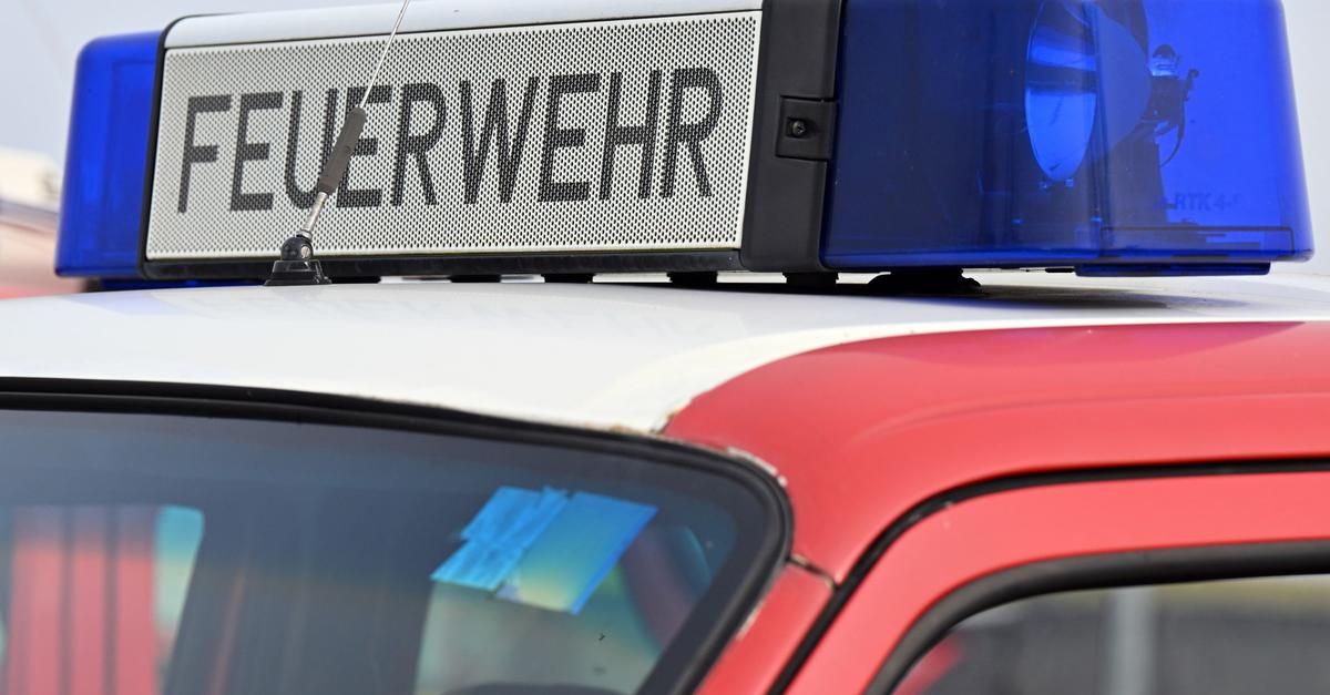 Zwei Arbeiter hängen in Gondel fest