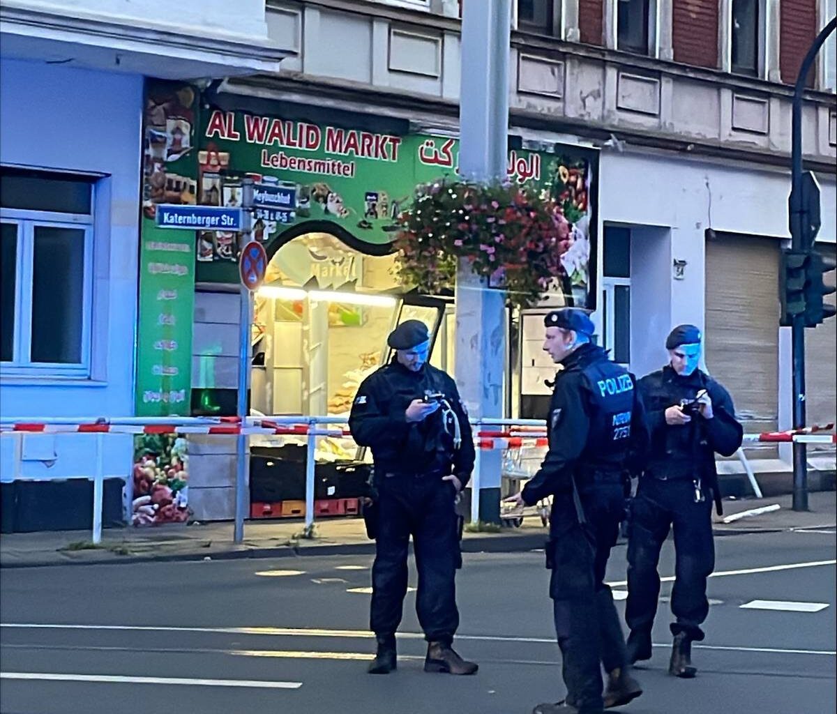 Brände, Ladenfahrt, Machete - in Essen beginnt der Prozess