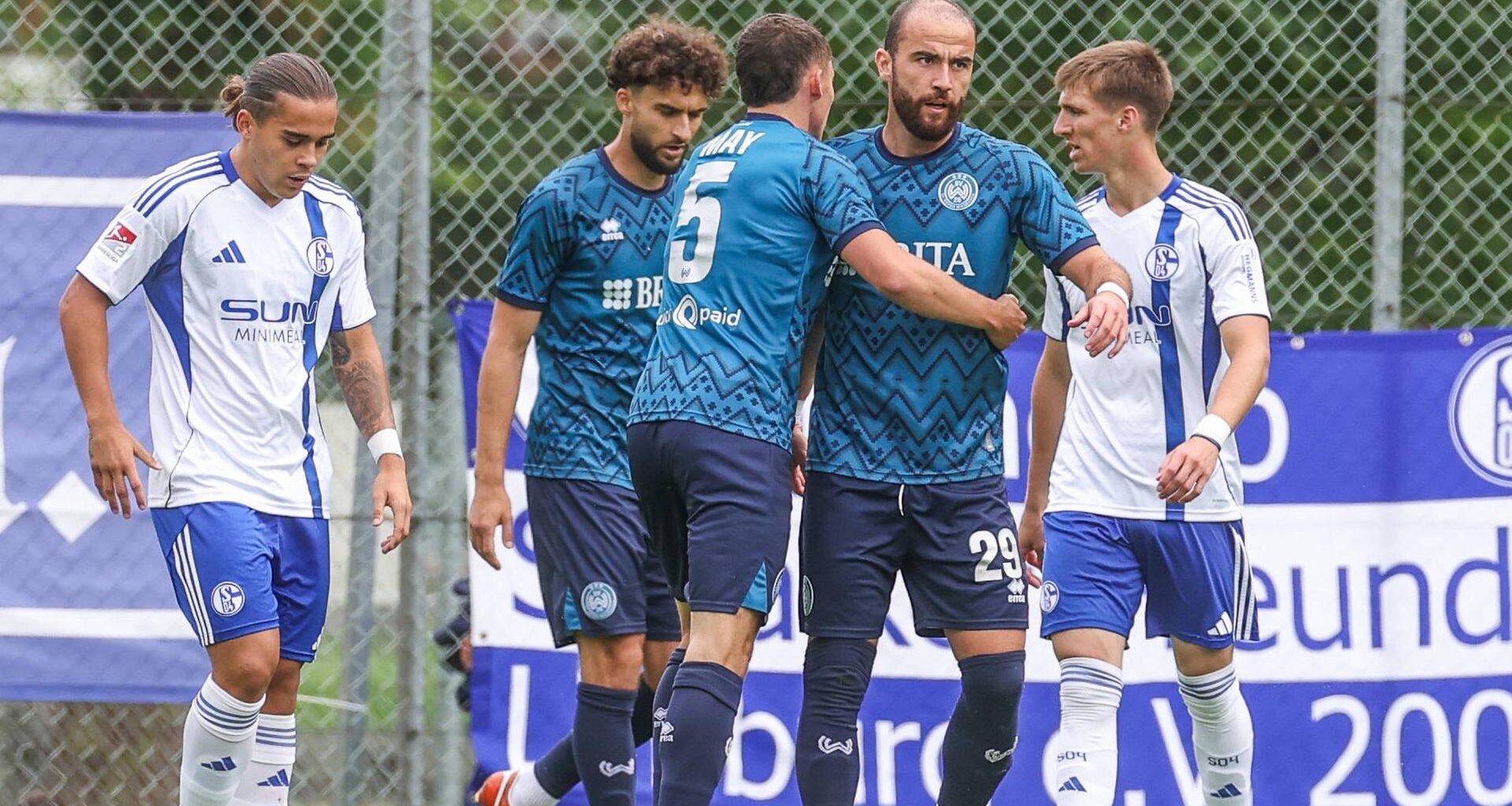 Kaya führt SV Wehen Wiesbaden zu Testspiel-Sieg gegen Schalke 04 | hessenschau.de