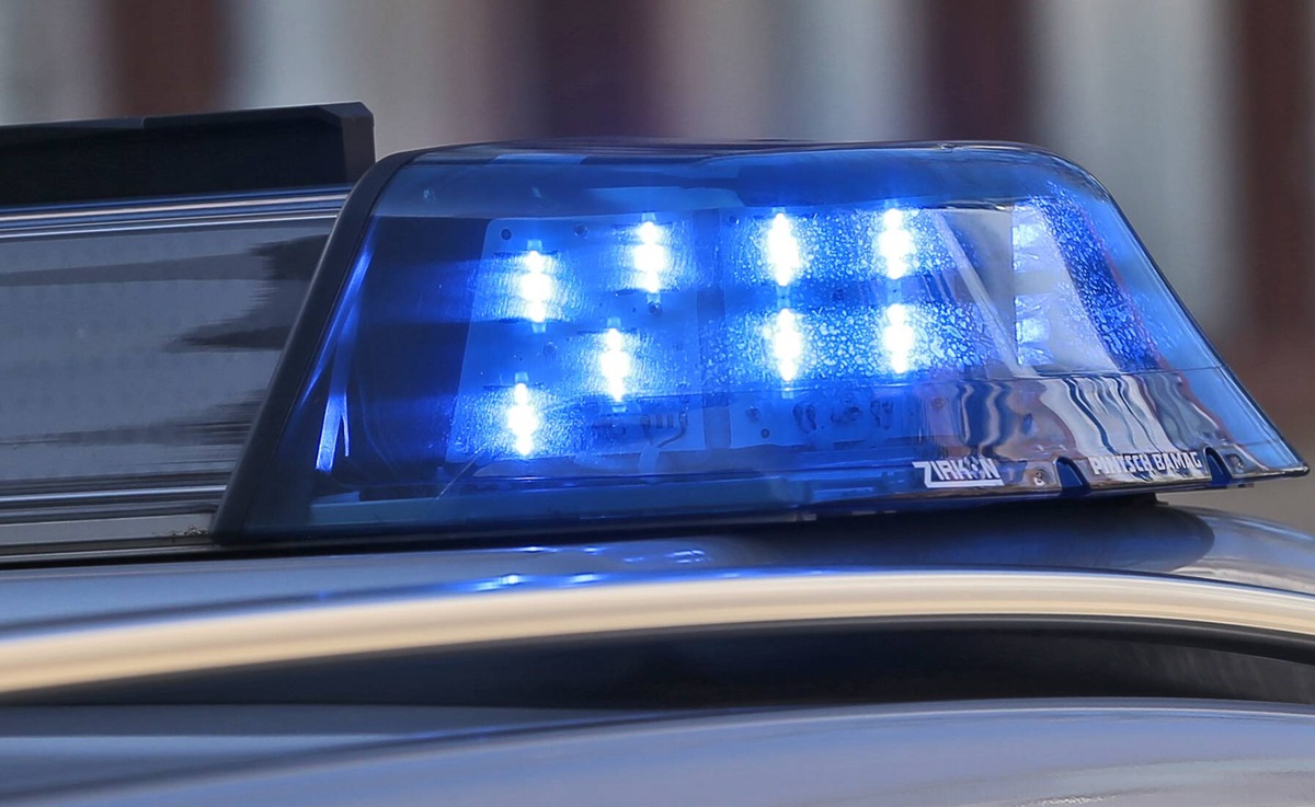 Gelsenkirchener belädt Auto in Bochum – dann wird er fast zerquetscht
