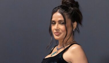 Sie kann's noch: Salma Hayek wird mit 58 Bikini-Ehre zuteil
