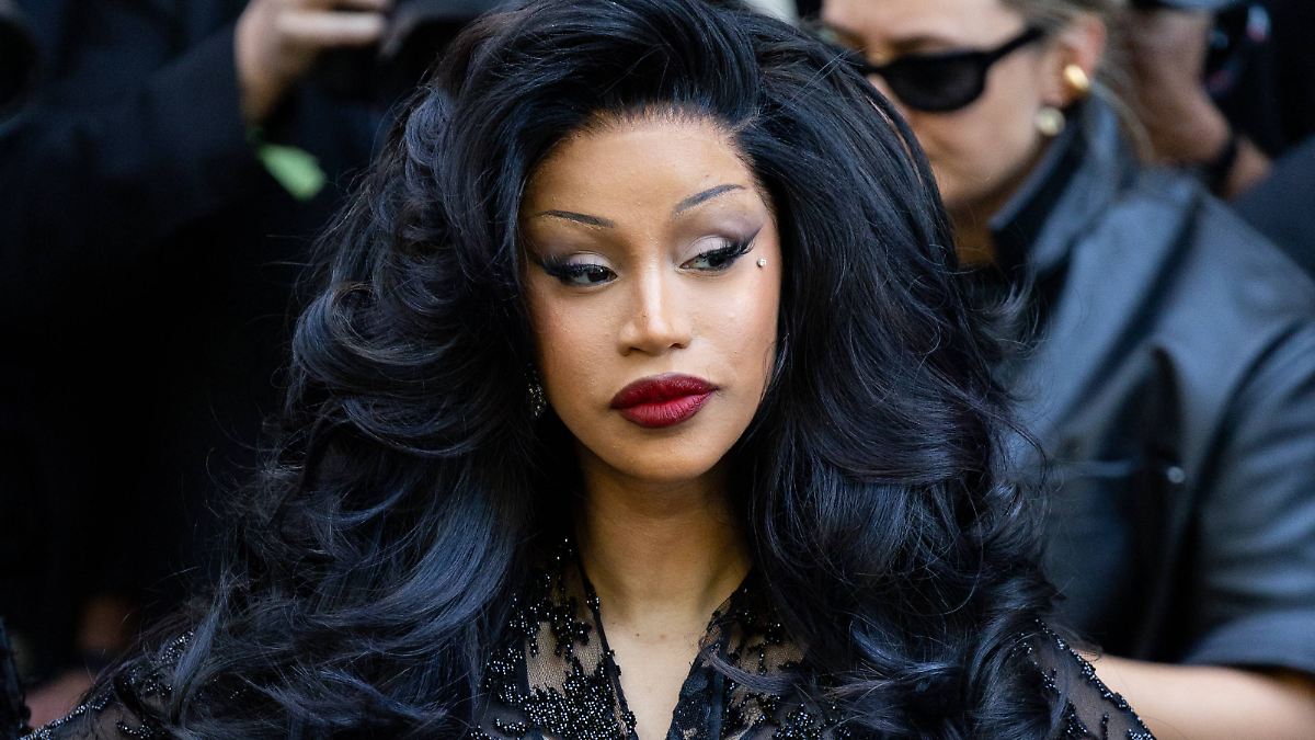 Mikrofon-Wurf mit Folgen: Cardi B wird wegen Körperverletzung verklagt