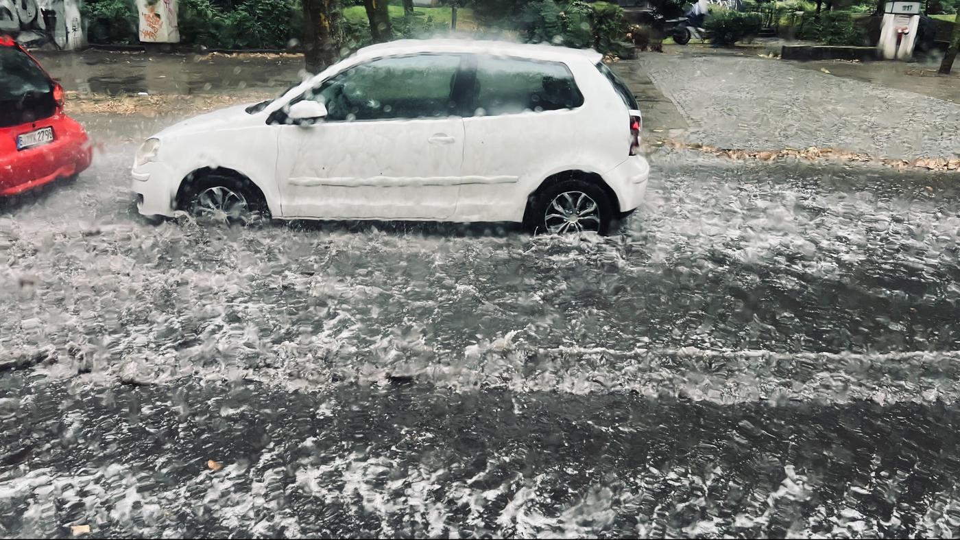 Schweres Gewitter mit Starkregen im Norden Berlins