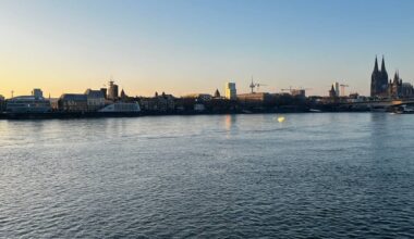 Stadt Köln für stadtweites Badeverbot im Rhein