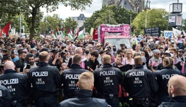 Polizei löst queere Palästina-Demo mit 10.000 Teilnehmenden in Berlin auf