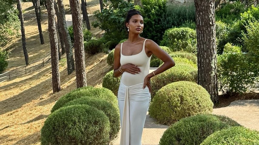 Model Jasmine Tookes, Juli 2025