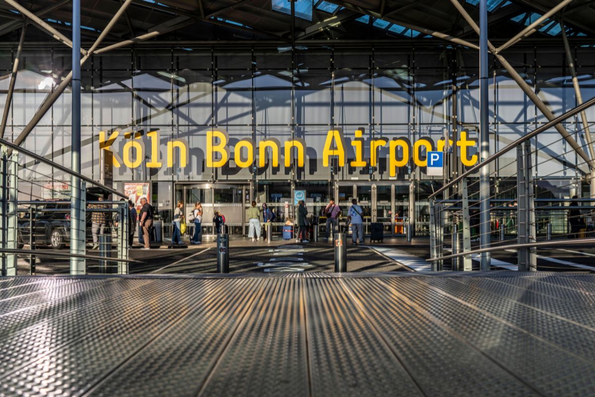 Flughafen Köln/ Bonn plant tagelange Sperrung auf Start- und Landebahn