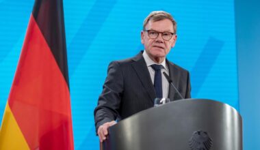 Wadephul will bessere Haftbedingungen für Maja T. in Ungarn erreichen