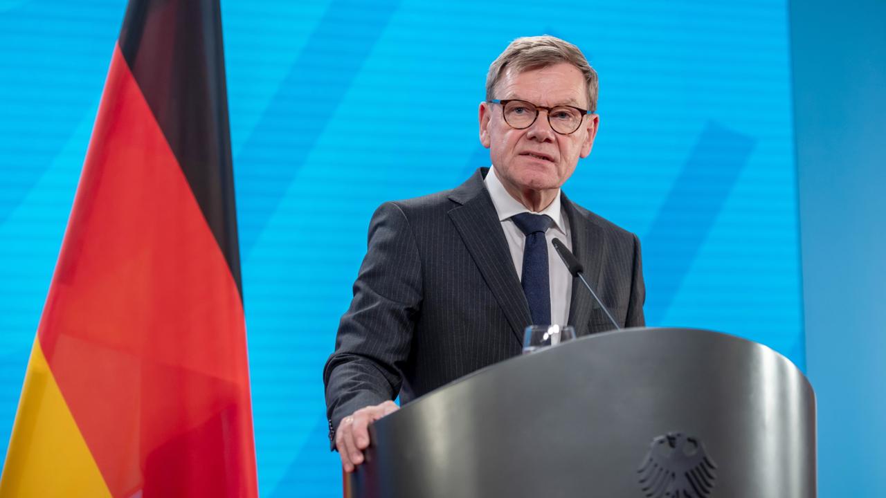 Wadephul will bessere Haftbedingungen für Maja T. in Ungarn erreichen
