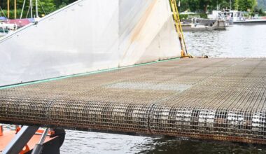 Kampf gegen Wasserpflanze in Essen: Neues Mähboot getauft