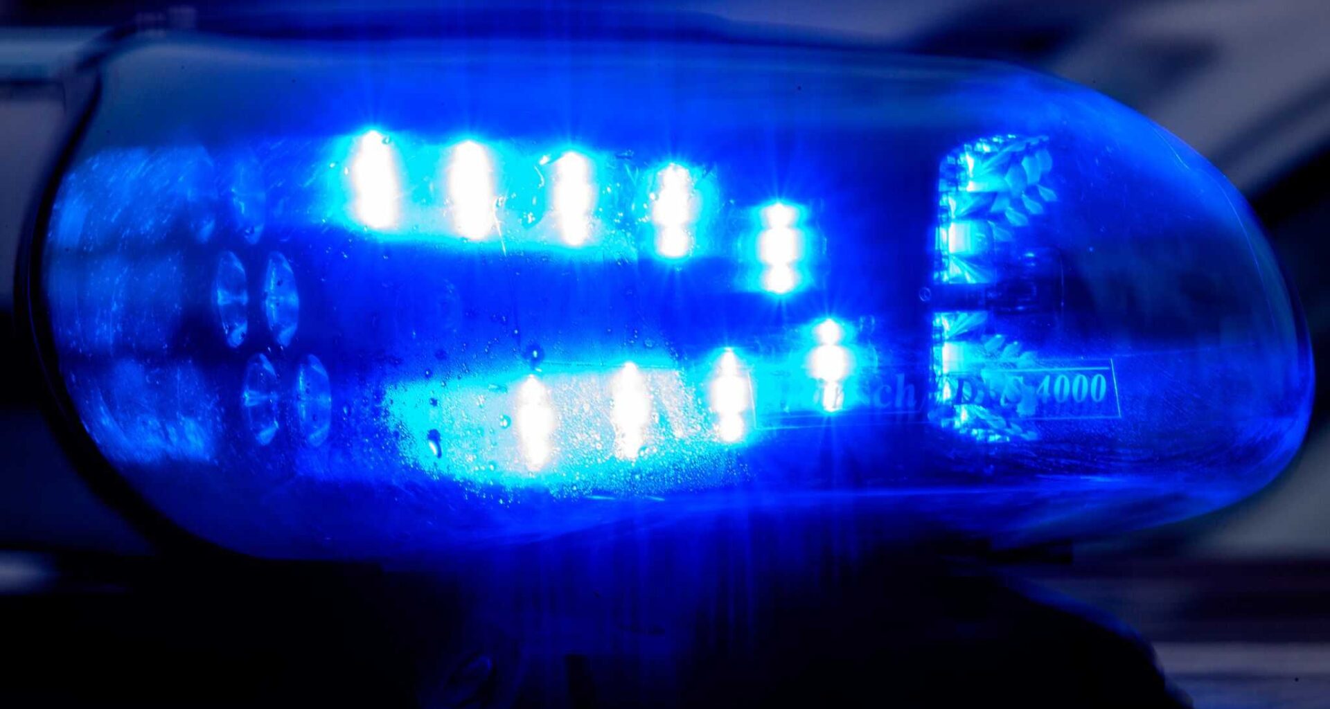 Kleines Wohnmobil brennt auf der A4 aus