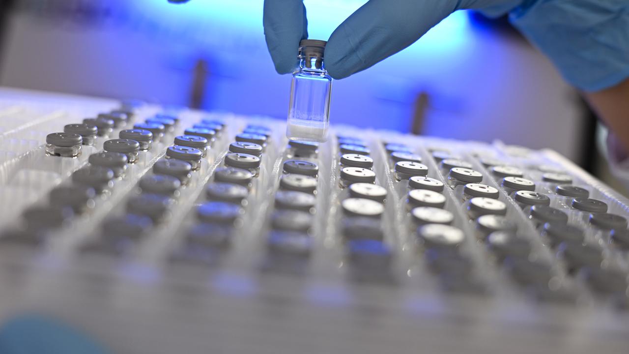 Kampf gegen das Virus: Hoffnung auf HIV-Impfstoff mit mRNA