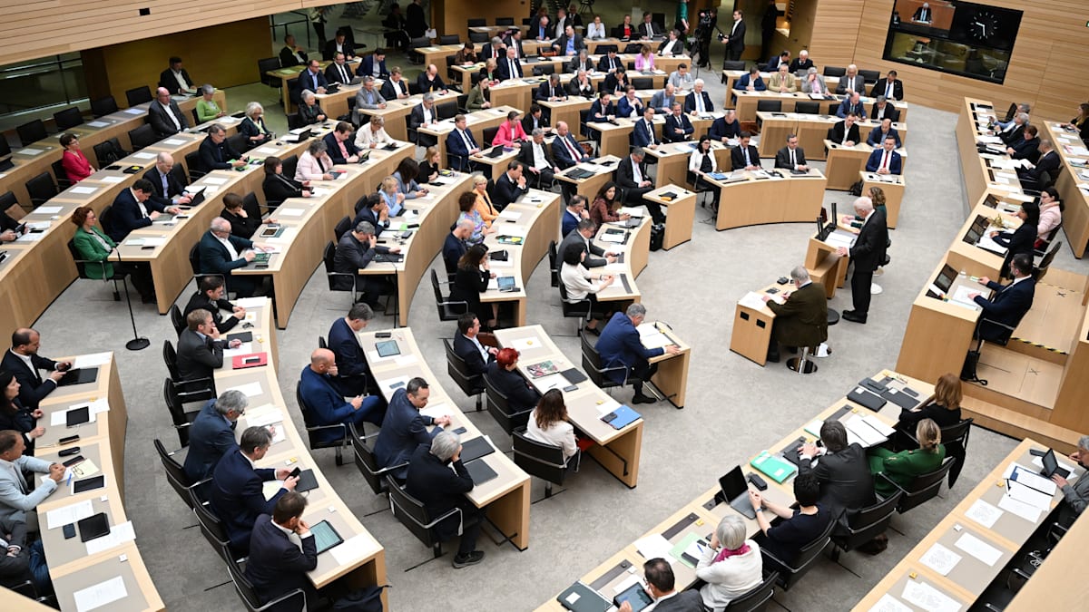 Baden-Württemberg: Skandal im Landtag – Stimmzettel mit Hakenkreuz abgegeben