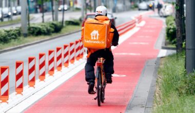 Lieferando will 2.000 Fahrer entlassen - auch Wiesbaden betroffen - Audio | hessenschau.de