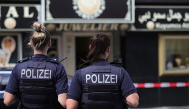 Gelsenkirchen: Nach Juwelier-Überfall zwei Männer in U-Haft