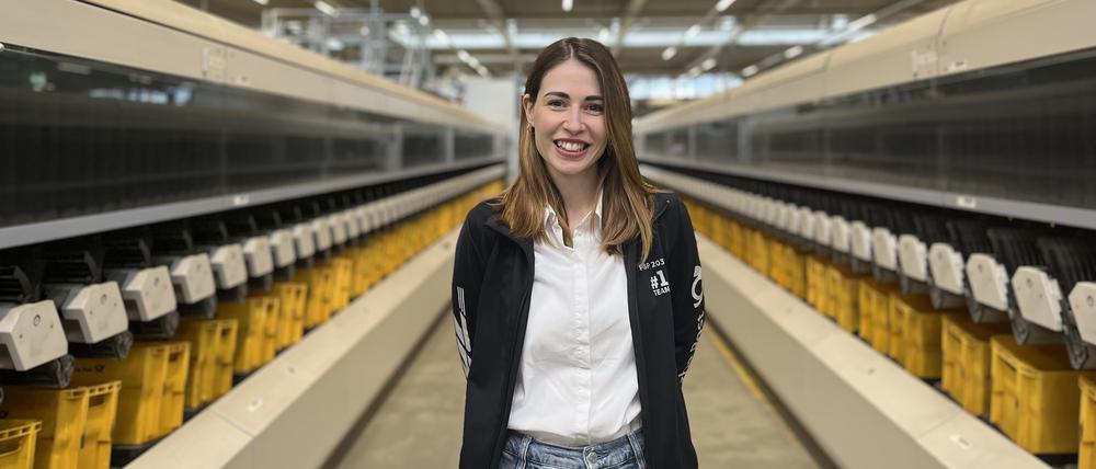 Maria Supranowitz koordiniert die Abläufe an 62 Standorten der Post.