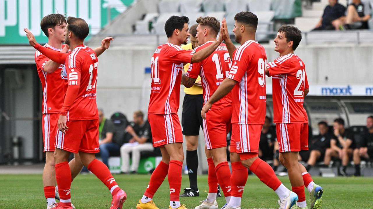 Fußball | Testspiele: HFC überrascht gegen Zweitligist Fürth - Dämpfer für Zwickau in Nürnberg