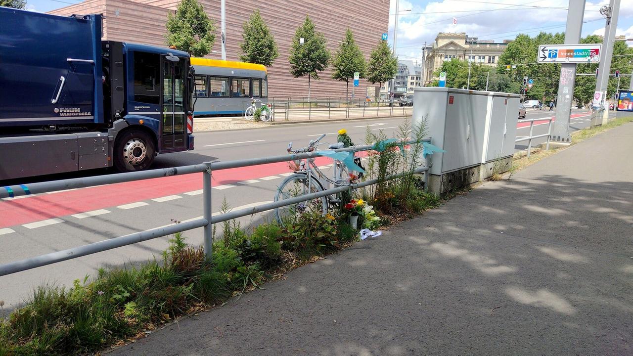 Sachsen: Erinnerung an tödlichen Fahrradunfall in Leipzig