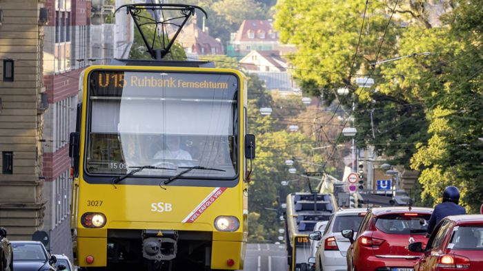 Sexuelle Belästigung in Stuttgart: Unbekannter fasst Kindergartenkind in Stadtbahn in den Intimbereich